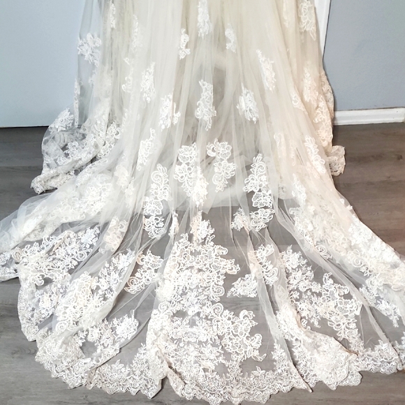 Oleg Cassini Dresses & Skirts - Lace Floral Bridal Gown